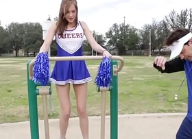 Teen cheerleader spunked