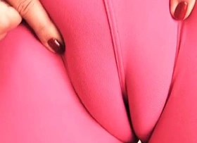 Perfect cameltoe pussy in tight spandex working out ass